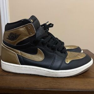 DZ5485-071 Air Jordan Retro I High OG Black and Gold Sneakers Size 11